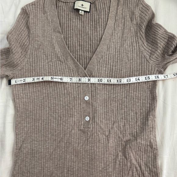 Tuckernuck Oat Hendrix Henley Size M Ribbed Normcore Minimalist Quiet Luxury - Picture 7 of 7